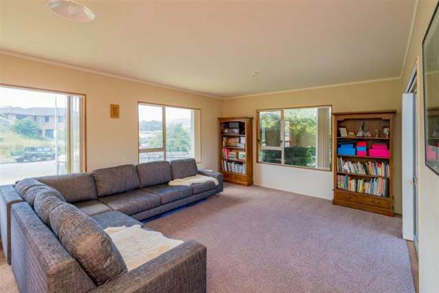 32 Campion Road Waikanae Beach_1