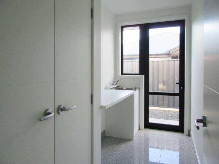 7 Fortis Place Lytton West_13