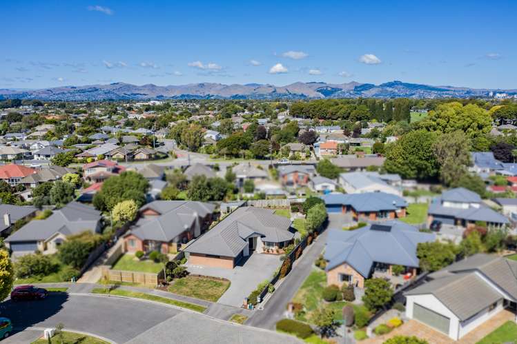 9 Cayman Close Shirley_20