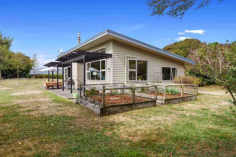 149 Swamp Road Te Horo_19