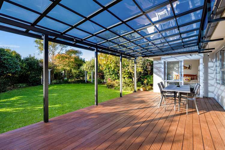 196 Seaview Road Westown_16