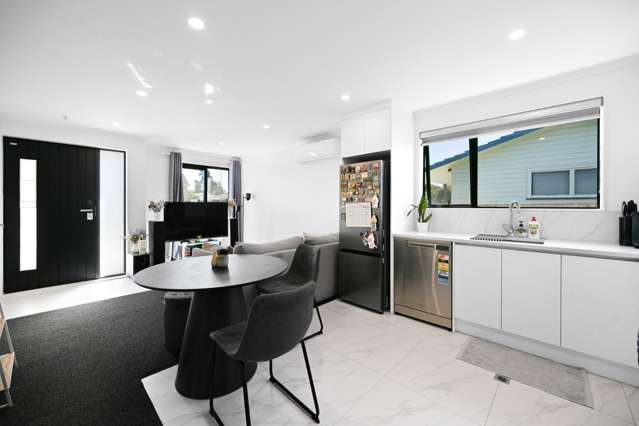 2/2 Radiata Street 1062_3