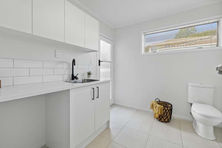 28 Ridgemount Rise Mangere Bridge_14