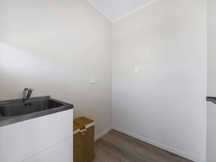 39 Hamill Road Otara_10