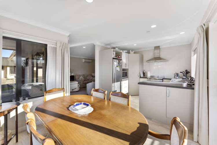 30 Ian Peter Way Otaki_7