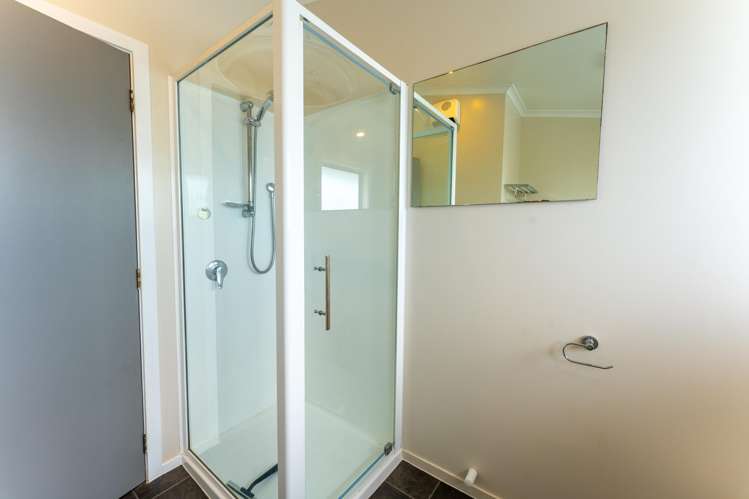 2/23 Baker Street West End_12