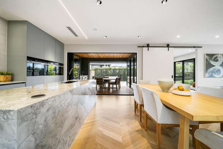 2 Hanikura Street Long Bay_10