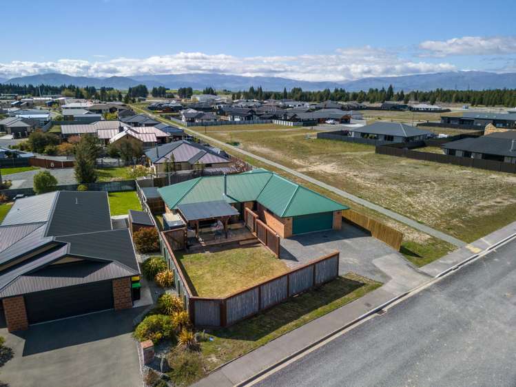 21 Lakeland Avenue Twizel_24