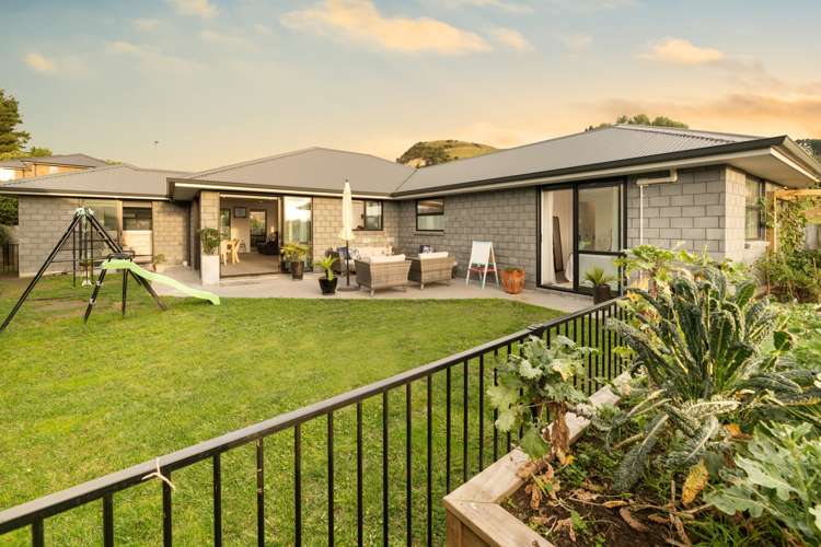 205 Ballintoy Park Drive Welcome Bay_19