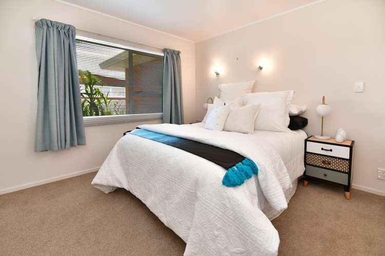 8 Manuka Street Orewa_12