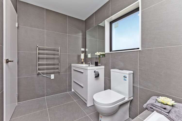 8 Kiwa Crescent Gulf Harbour_14