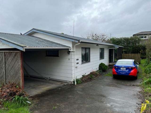 3 Bedroom, 1 Bathroom Home in Prime Location!