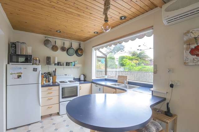 123a Raumati Road Raumati Beach_1