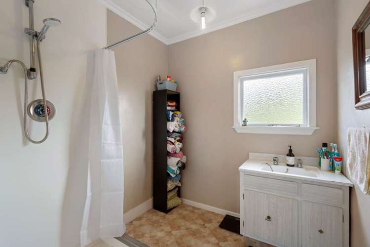 22 Esplanade Kaka Point_14