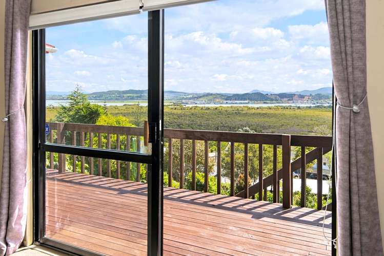 34 Raumati Crescent Onerahi_8