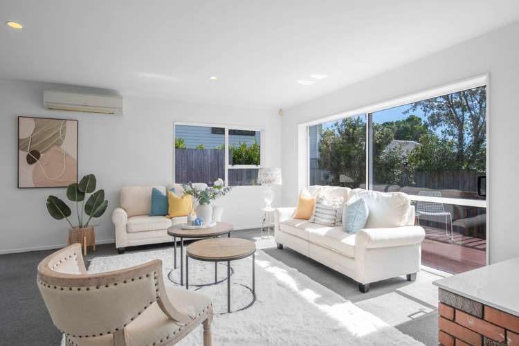 2/8 Kaipatiki Road Glenfield_5