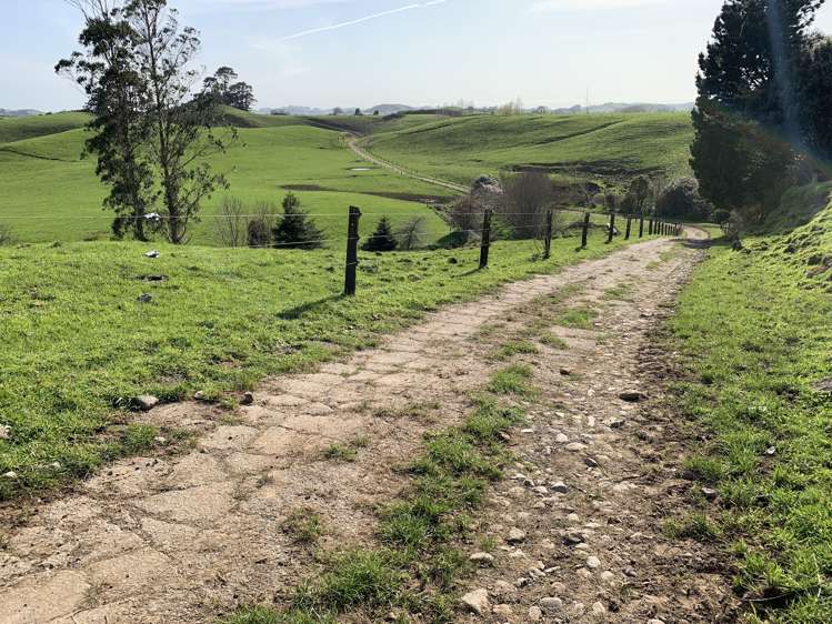 895 Bird Road Stratford_17