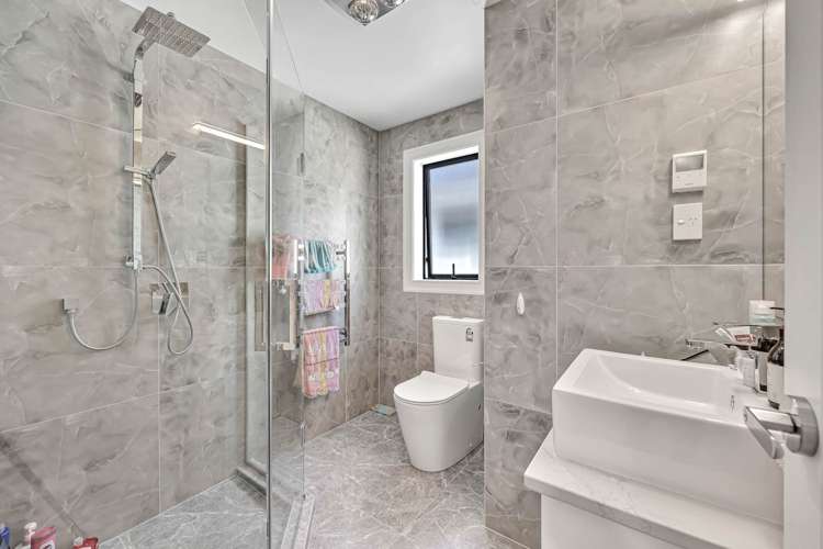 46 Donegal Park Drive Flat Bush_22