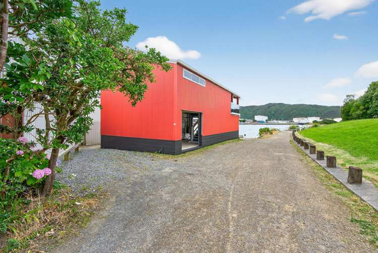 Boat Shed/19 Hikoikoi Reserve, Marine Parade Petone_6