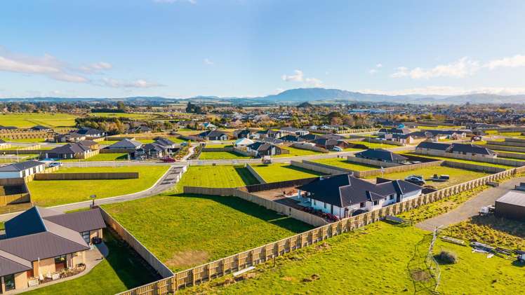 1 Frank Lane Amberley_6