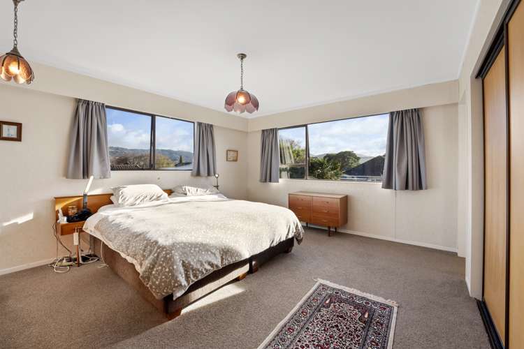 22 Mcenroe Grove Naenae_14