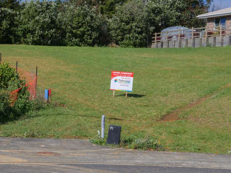 11 Frangipani Street Cable Bay_6