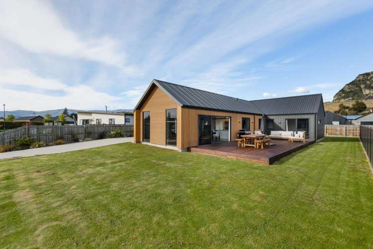 3 Pepperwood Green Albert Town_1