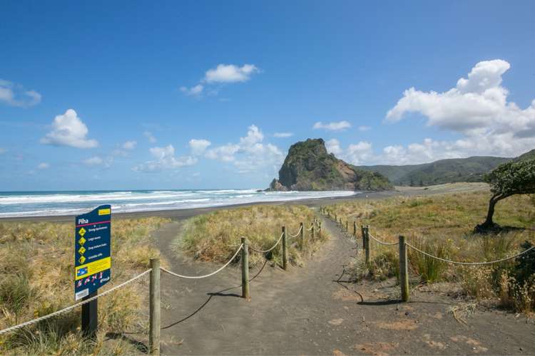 119 Seaview Road Piha_28