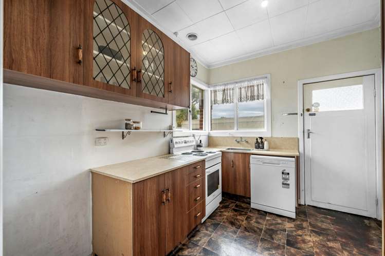 16 Fox Street Avenal_5