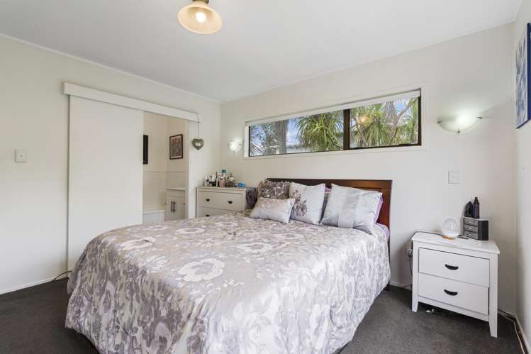2/10 Seaton Road Murrays Bay_9