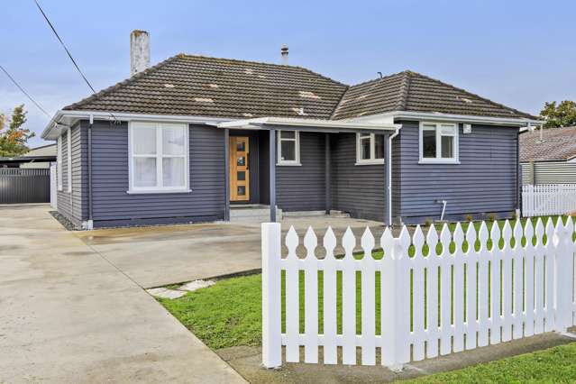 It's Easy - Just Move In!