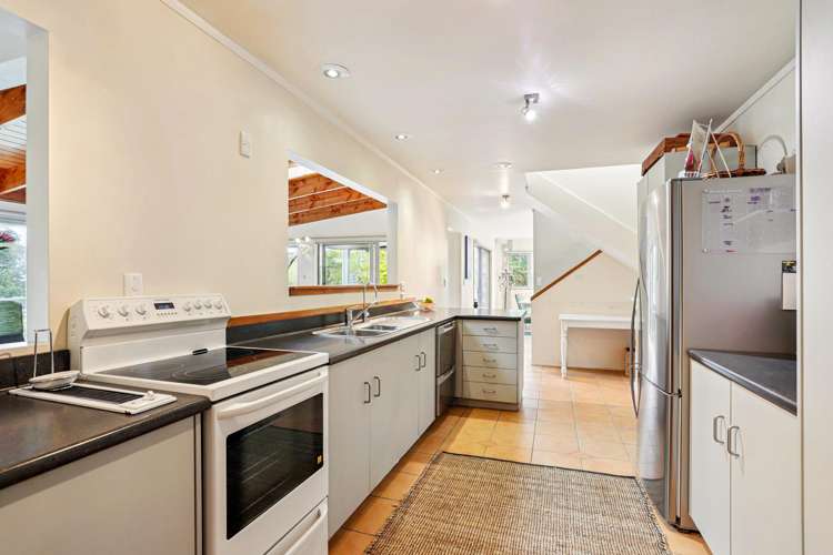 192 Carter Road Oratia_12