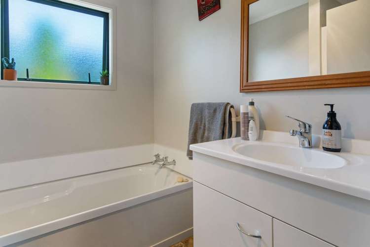 11a Island View Road Western Heights_15