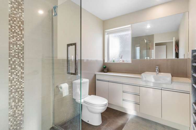 13 Shelby Lane Flat Bush_22