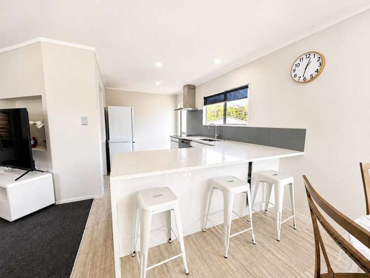 35 Cyclarama Crescent Massey_7