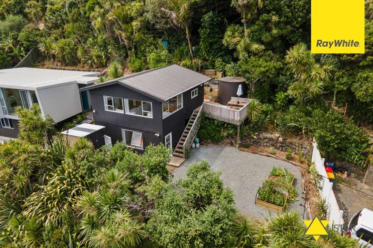 16 Piha Road Piha_18
