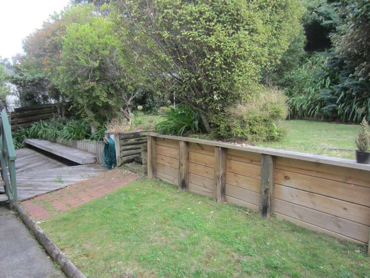 66 Fyvie Avenue Tawa_16