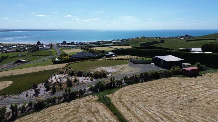 61 Alamein Street Riverton_11