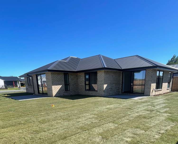 5 Strowan Avenue Elgin_14