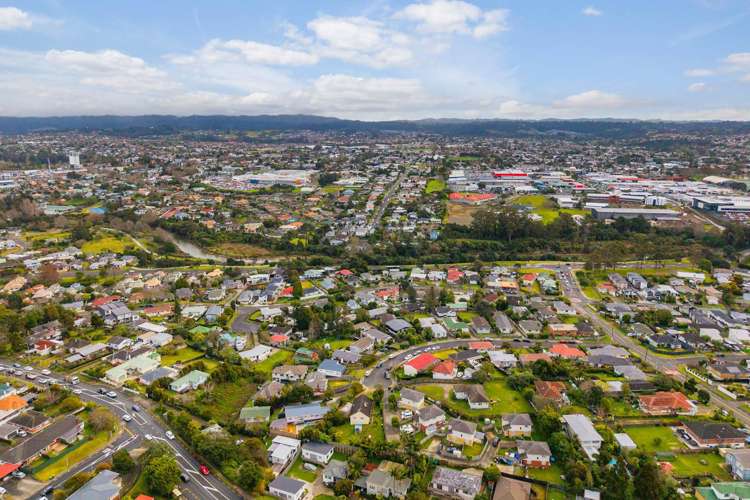 18 Castaing Crescent Te Atatu South_18