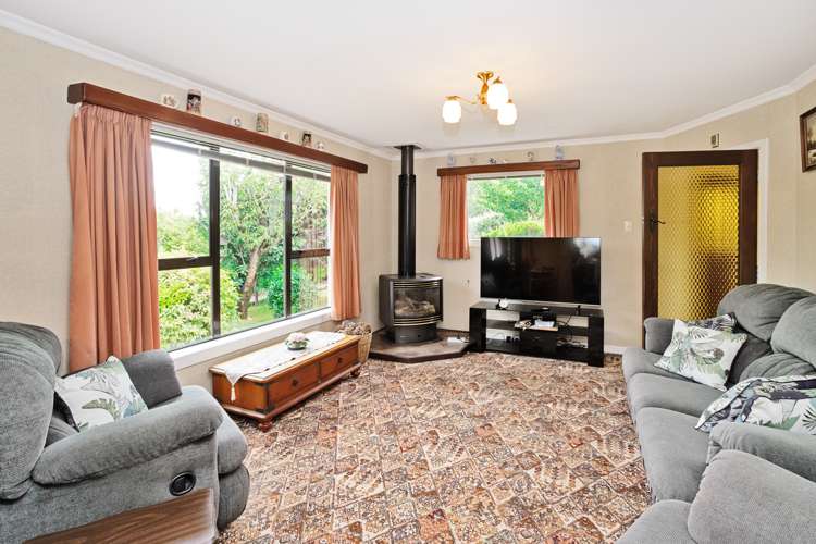 18 Black Road Otatara_10