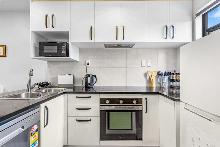 19/18 Hewlett Road_2