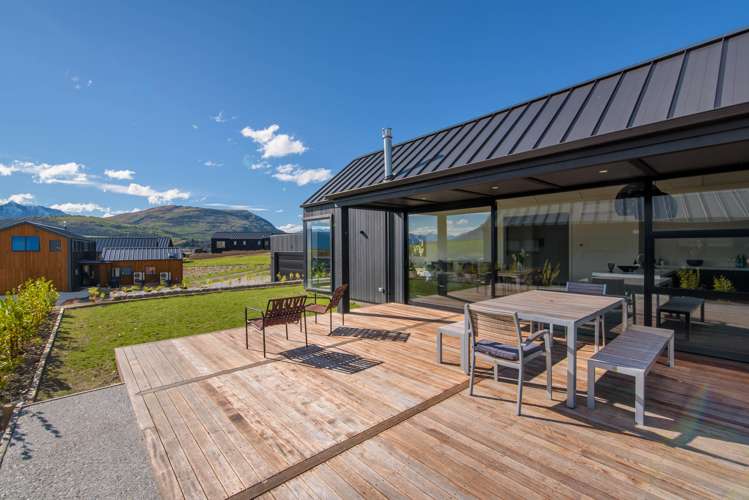 12 Falconer Rise Jacks Point_21