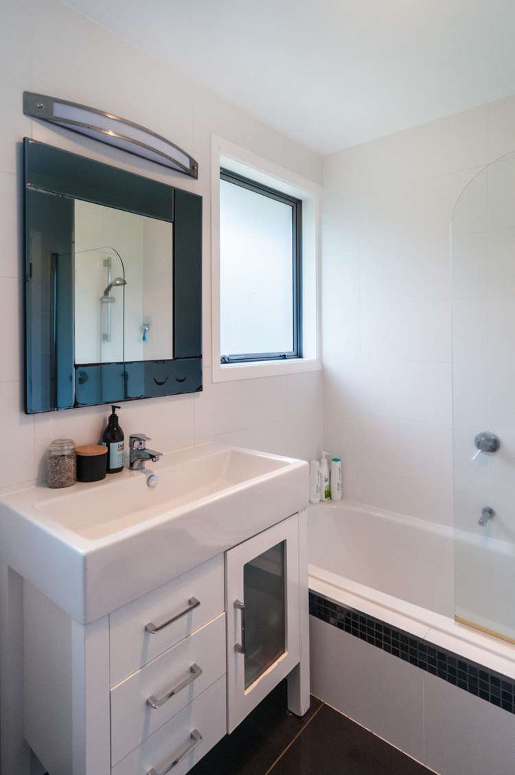 38 Weybridge Crescent Glen Innes_12