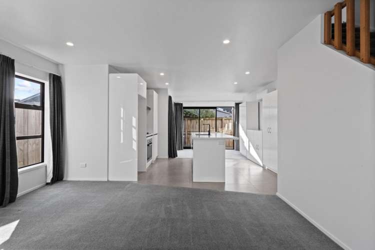 7/22 Campbell Street 1067_5