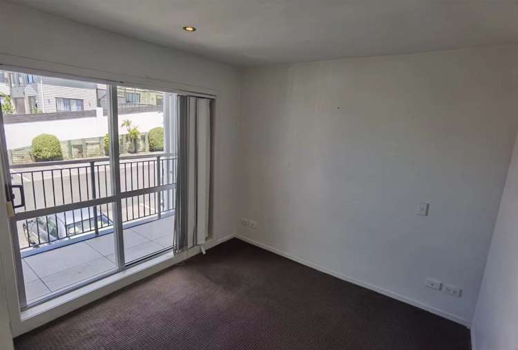 E7/60 Masons Road Oteha_4