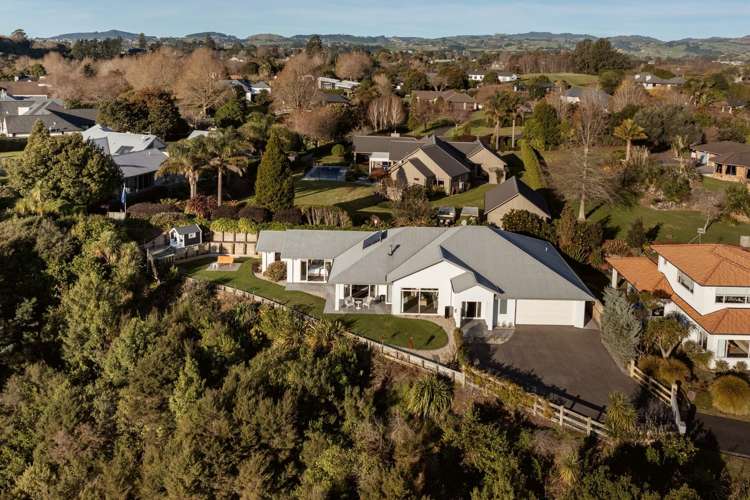 40 Broadwater Close Pyes Pa_48