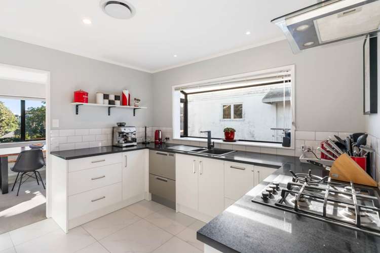 17a Bay Road Saint Heliers_14