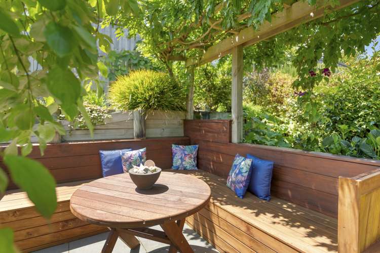 30 Broadwater Close Pyes Pa_1