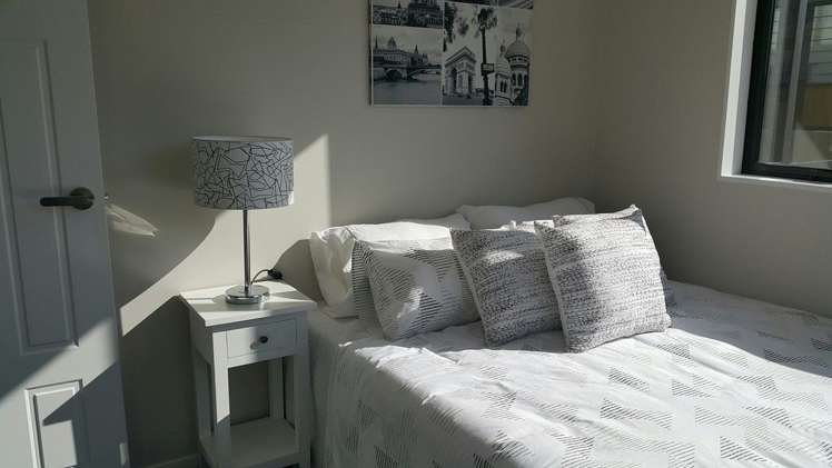 24 Rosewell Crescent Flat Bush_10